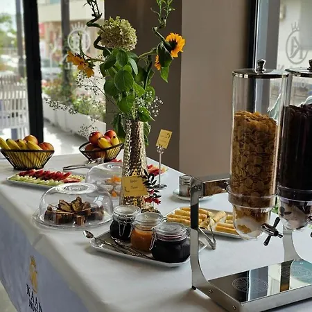 Kaan Hotel Radhimë
